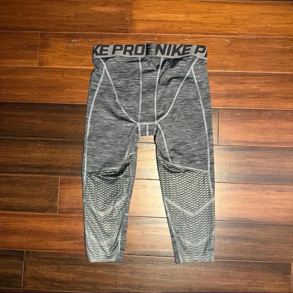 Nike 3/4 Compression Leggings